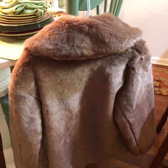 Beautiful jacket - Picture 3 of 6